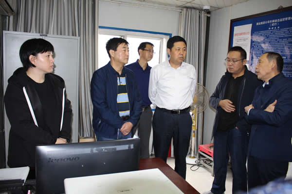 市交通運(yùn)輸局黨組副書記、市運(yùn)管局局長何濤一行到隴運(yùn)集團(tuán)公司檢查國慶節(jié)前安全生產(chǎn)工作
